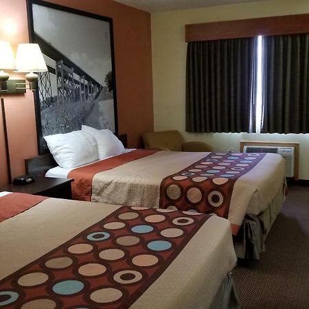 במוטל Super 8 By Wyndham Ottumwa מראה חיצוני תמונה