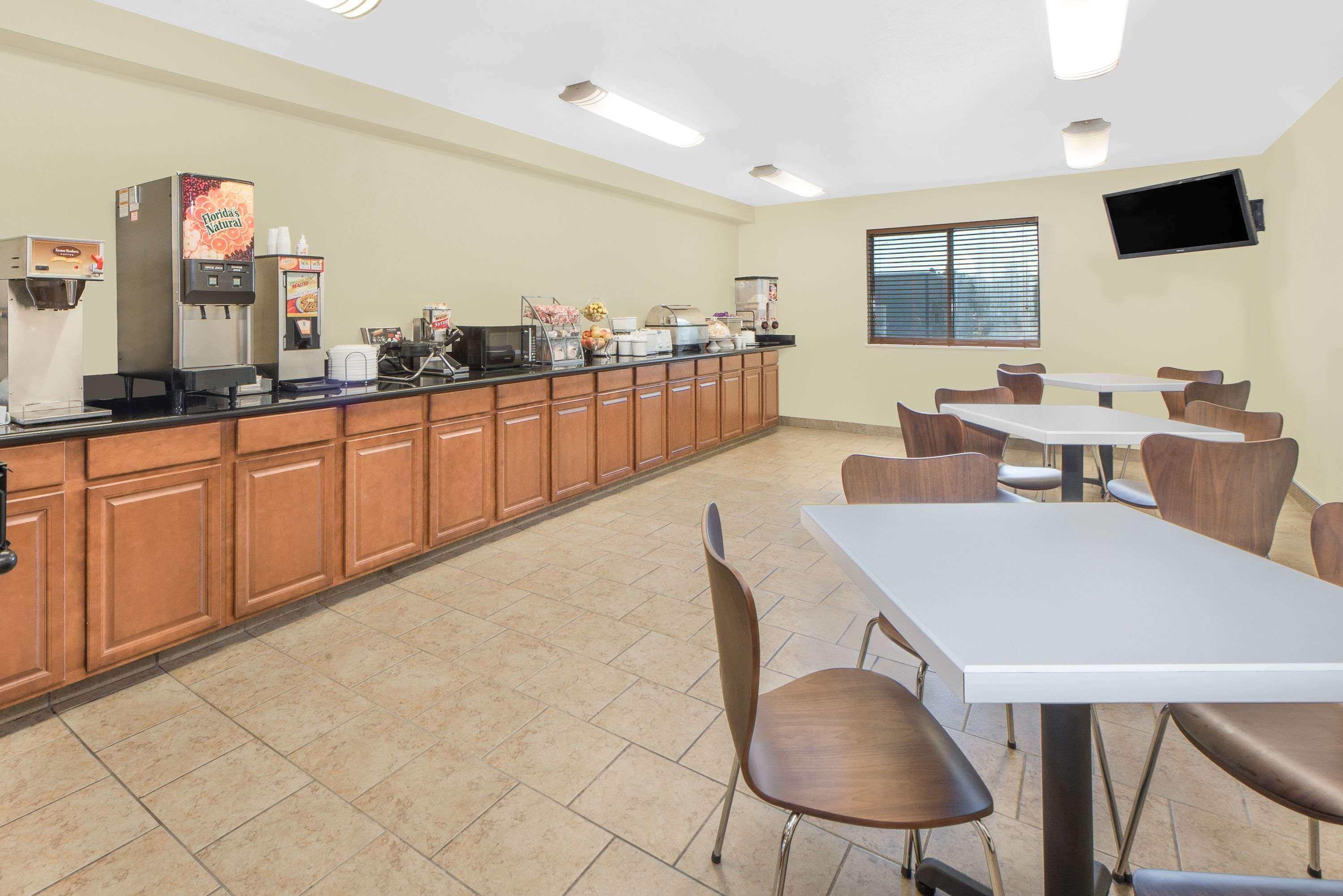 במוטל Super 8 By Wyndham Ottumwa מראה חיצוני תמונה